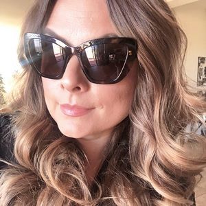 🥰 Authentic Prada Cat Eye Sunglasses 😎